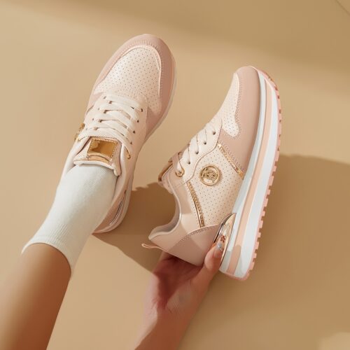 product-fancy-988e5e35-ac41-463f-a3d4-0993f3e7a491 Chaussures de sport polyvalentes pour femme à semelles épaisses