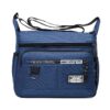 Sac bandoulière de poitrine pour homme, grande capacité et multi-compartiments. Pratique avec ses poches latérales, il est parfait pour le voyage et le plein air.