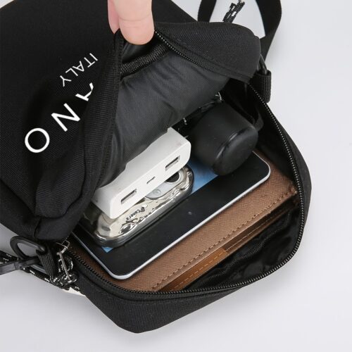 Sac bandoulière homme grand format en Oxford – Tendance, vertical et pratique au quotidien.