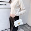 Sac à Main Tendance au Design Niche : L'Accessoire Chic avec Anneau et Chaîne