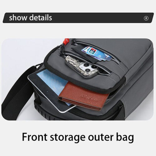 Sac à bandoulière décontracté pour homme, parfait pour le quotidien, les voyages ou les rendez-vous. Il se distingue par sa conception multi-poches ultra-pratique, sa sangle réglable et ses finitions à franges.
