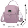Apportez une touche de style décontracté et estival à votre collection avec ce lot de 2 pièces (comprenant un sac carré et son accessoire coordonné.