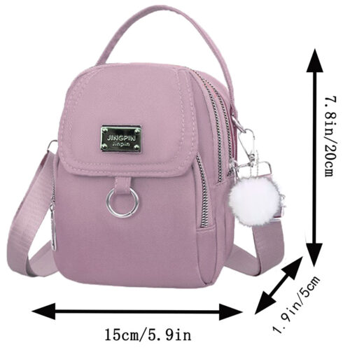 Apportez une touche de style décontracté et estival à votre collection avec ce lot de 2 pièces (comprenant un sac carré et son accessoire coordonné.