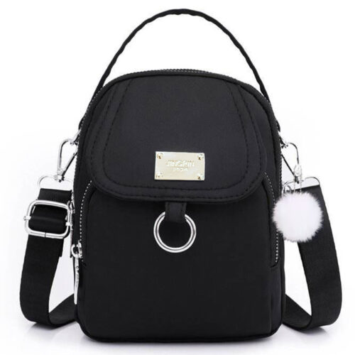 Apportez une touche de style décontracté et estival à votre collection avec ce lot de 2 pièces (comprenant un sac carré et son accessoire coordonné.