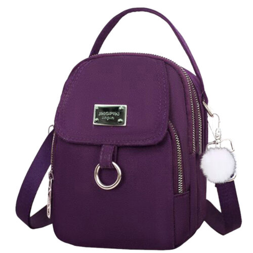 Apportez une touche de style décontracté et estival à votre collection avec ce lot de 2 pièces (comprenant un sac carré et son accessoire coordonné.