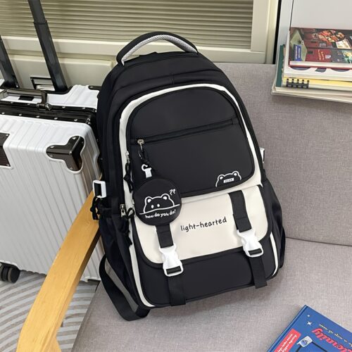 Sac à Dos Tendance en Nylon Léger et Spacieux